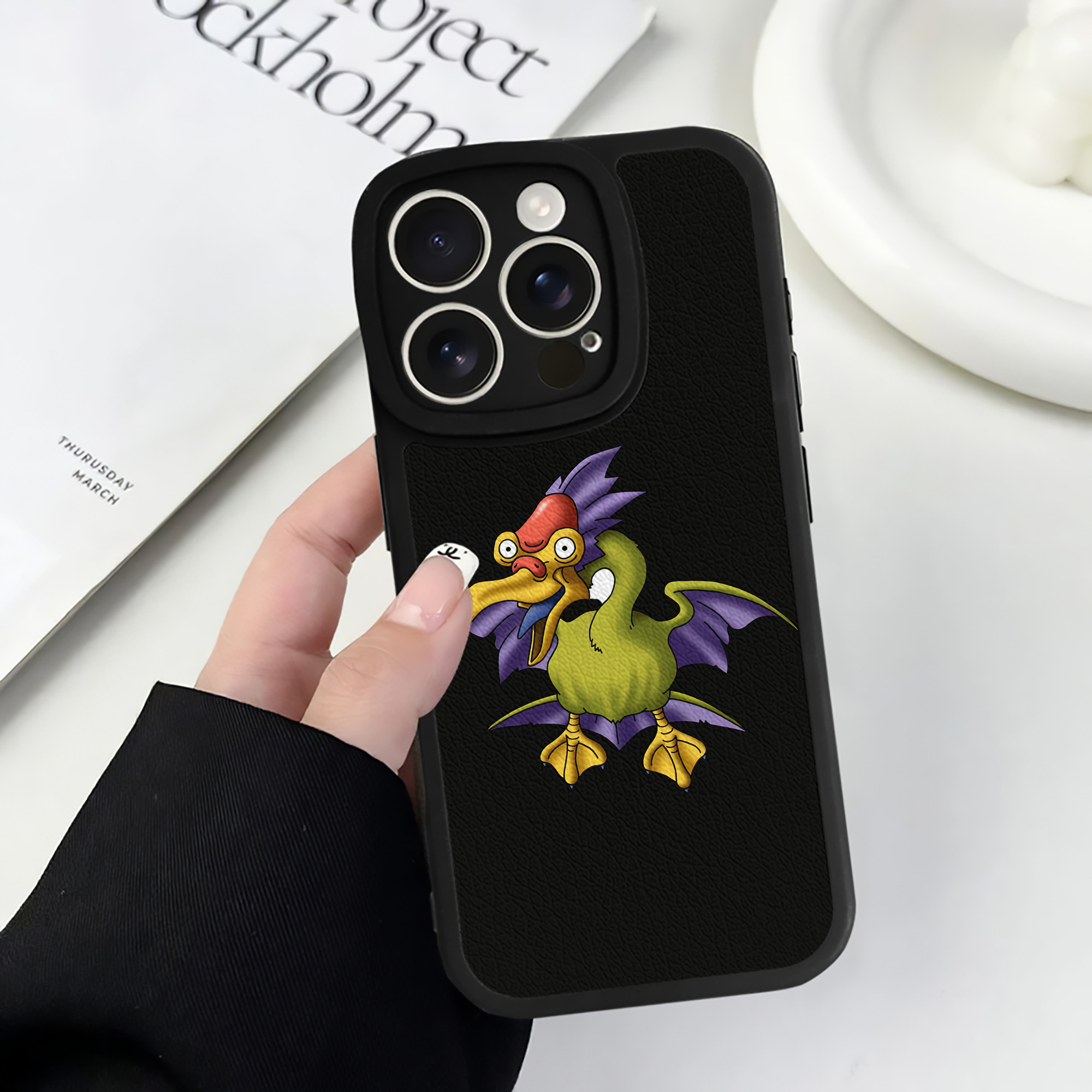 （画像用） ドラゴンクエスト Doragon Kuesuto Dragon Quest 【iPhone 16シリーズ対応】シリコンスマホケース（レザー調） 材質：シリコン